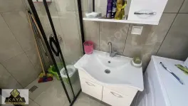 Hastane üniversite ve caddeye yakın Havuzlu Sığınaklı Katta 2+1 — fotoğraf 19