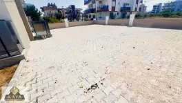 Caddeye yakın lüks site yani bahçe kıllanımlı 1+1 — fotoğraf 2